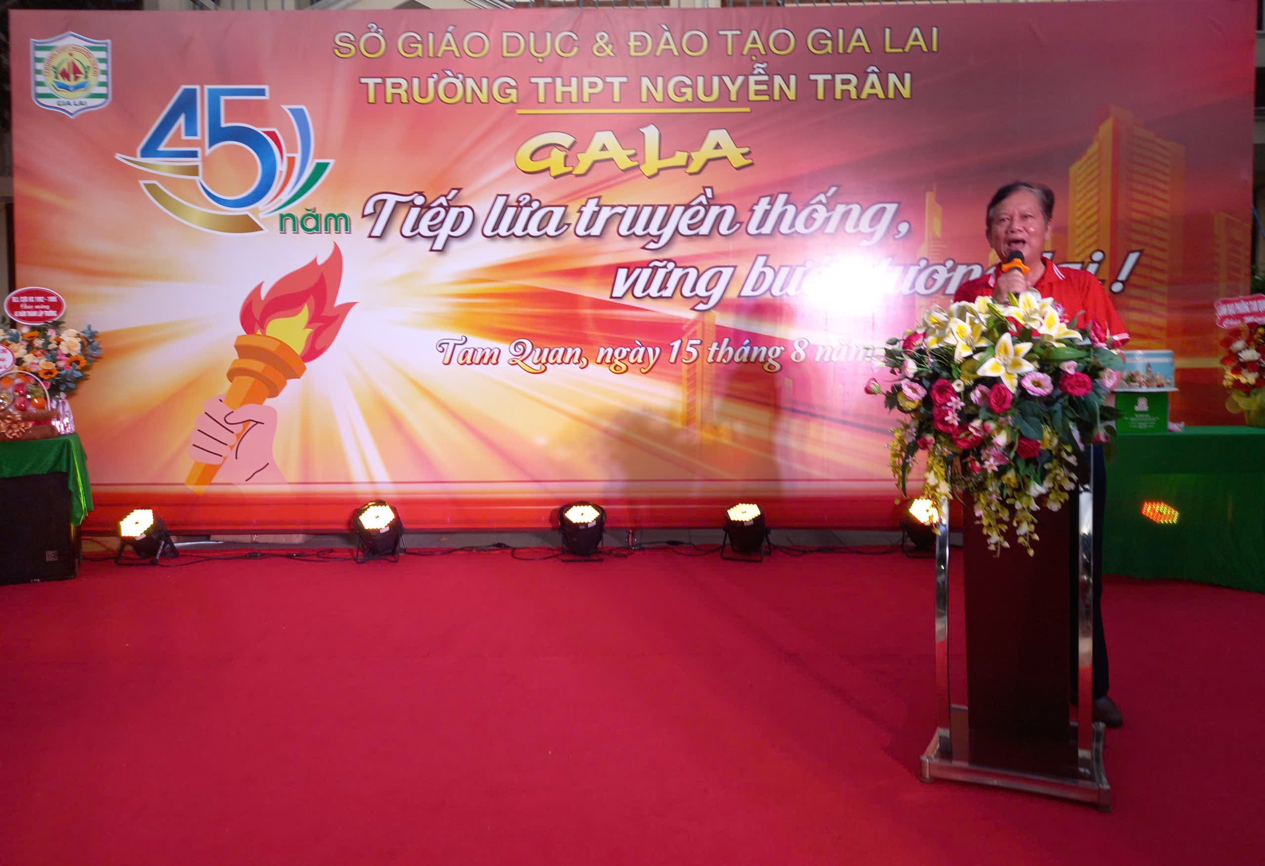 THPT NGUYỄN TRÂN: 45 NĂM TIẾP LỬA TRUYỀN THỐNG, VỮNG BƯỚC TƯƠNG LAI!